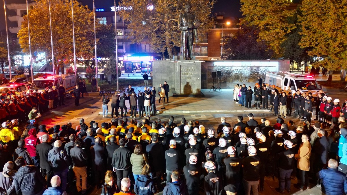 Düzce’de 12 Kasım depreminde ölenler anıldı