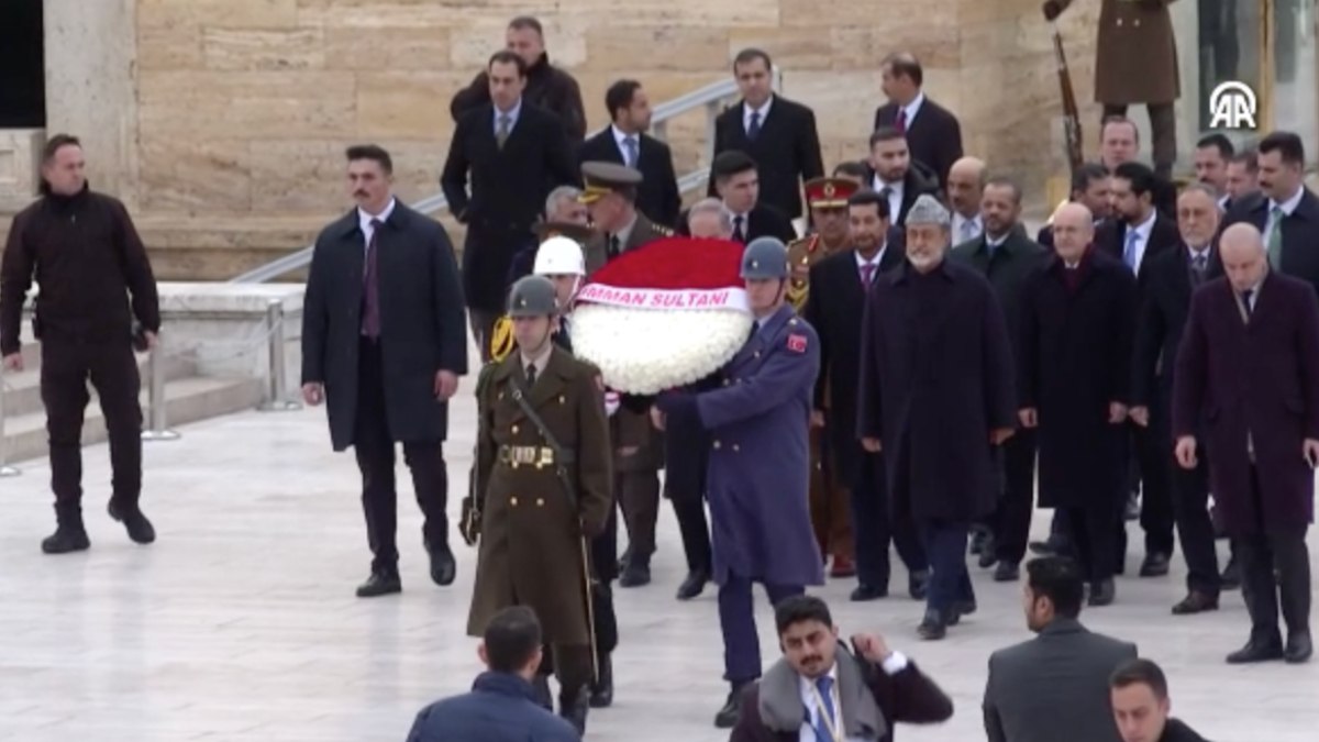 Umman Sultanı Bin Tarık’tan Anıtkabir’e ziyaret